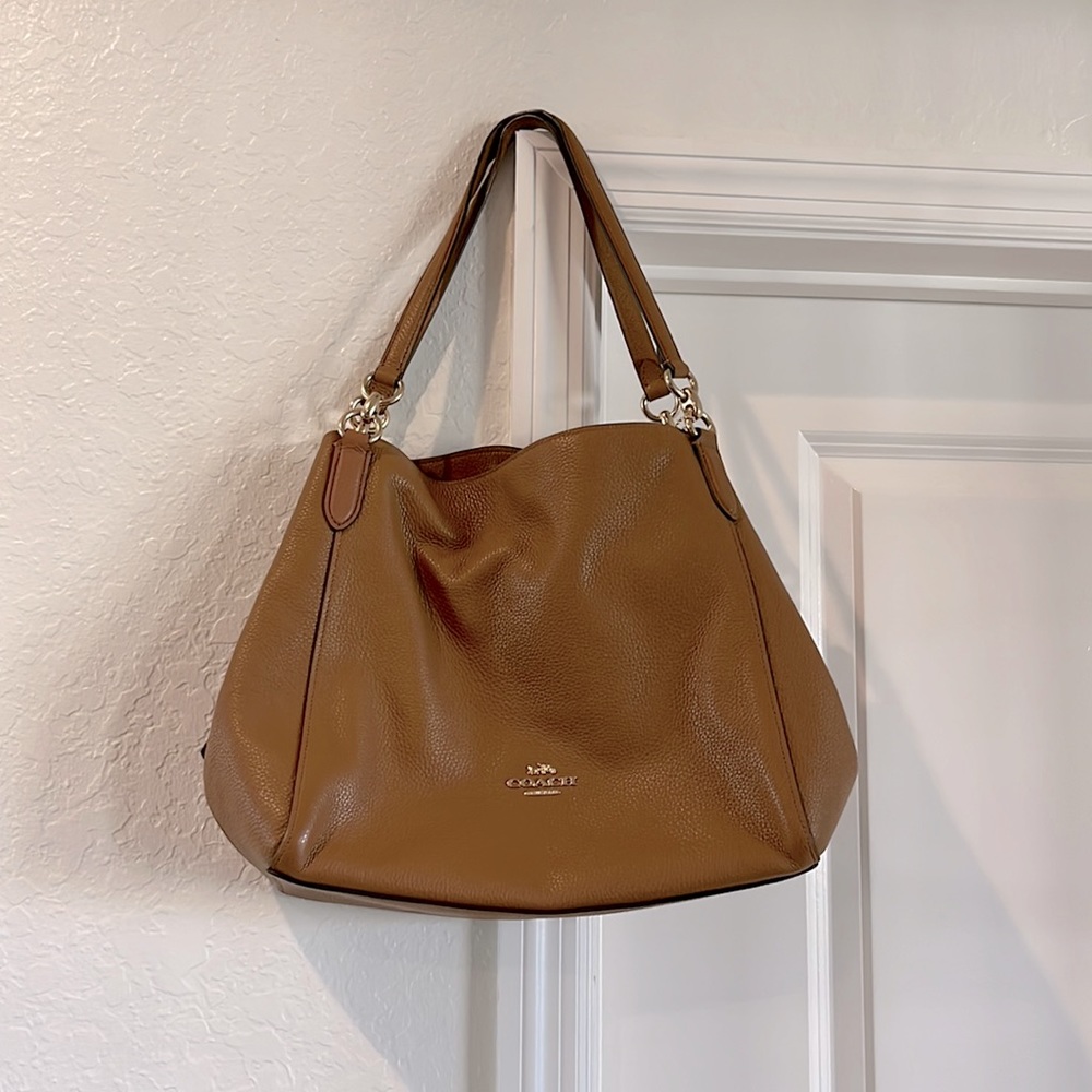 COACH Brown Leather Purse- Excellent condition!!